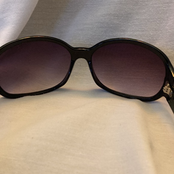 Michael Kors sunglasses - Picture 2 of 5